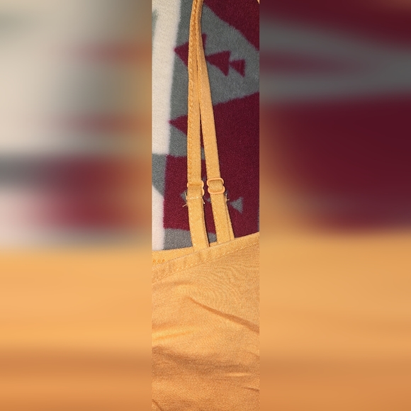 Set of Womens Tank Top's - Picture 3 of 10